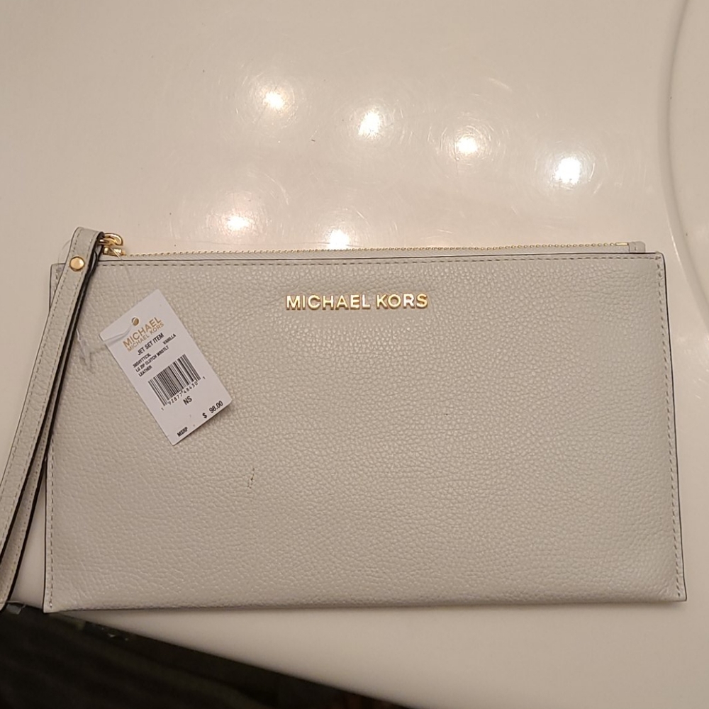 Michael Kors wristlet